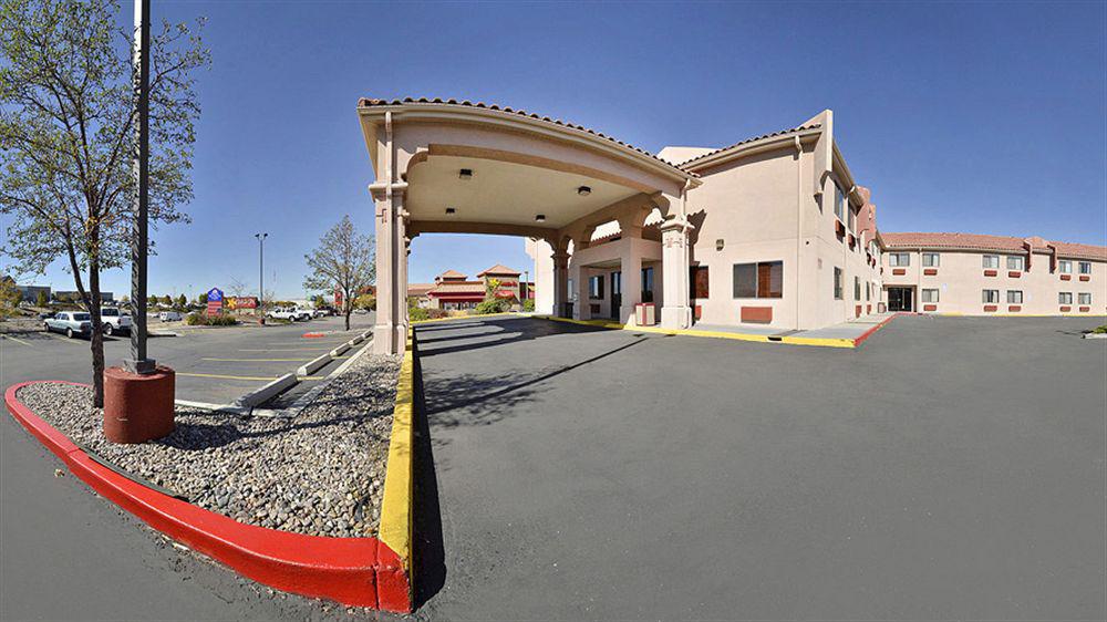 Quality Inn & Suites Albuquerque North Near Balloon Fiesta Park Dış mekan fotoğraf