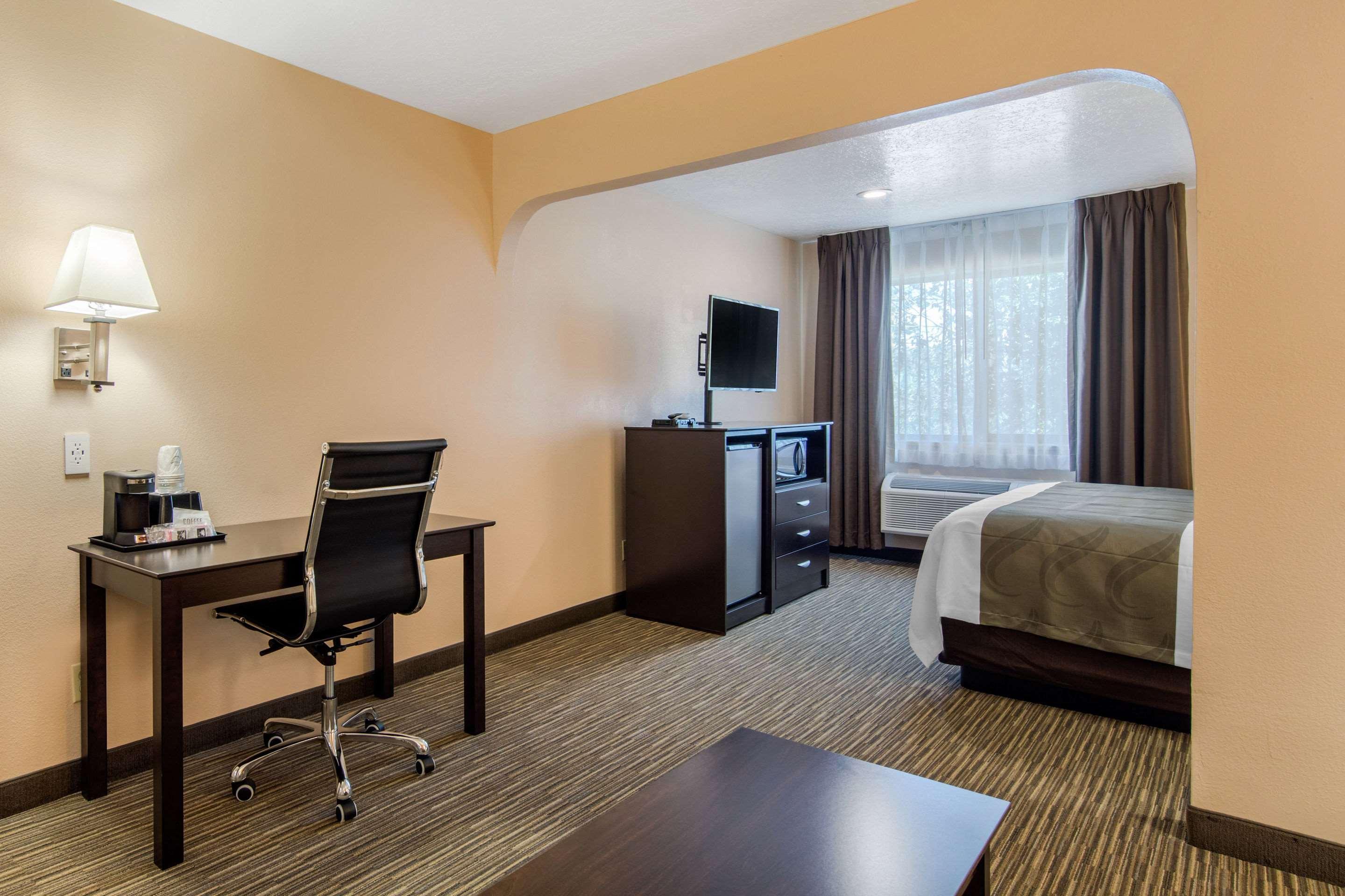 Quality Inn & Suites Albuquerque North Near Balloon Fiesta Park Dış mekan fotoğraf