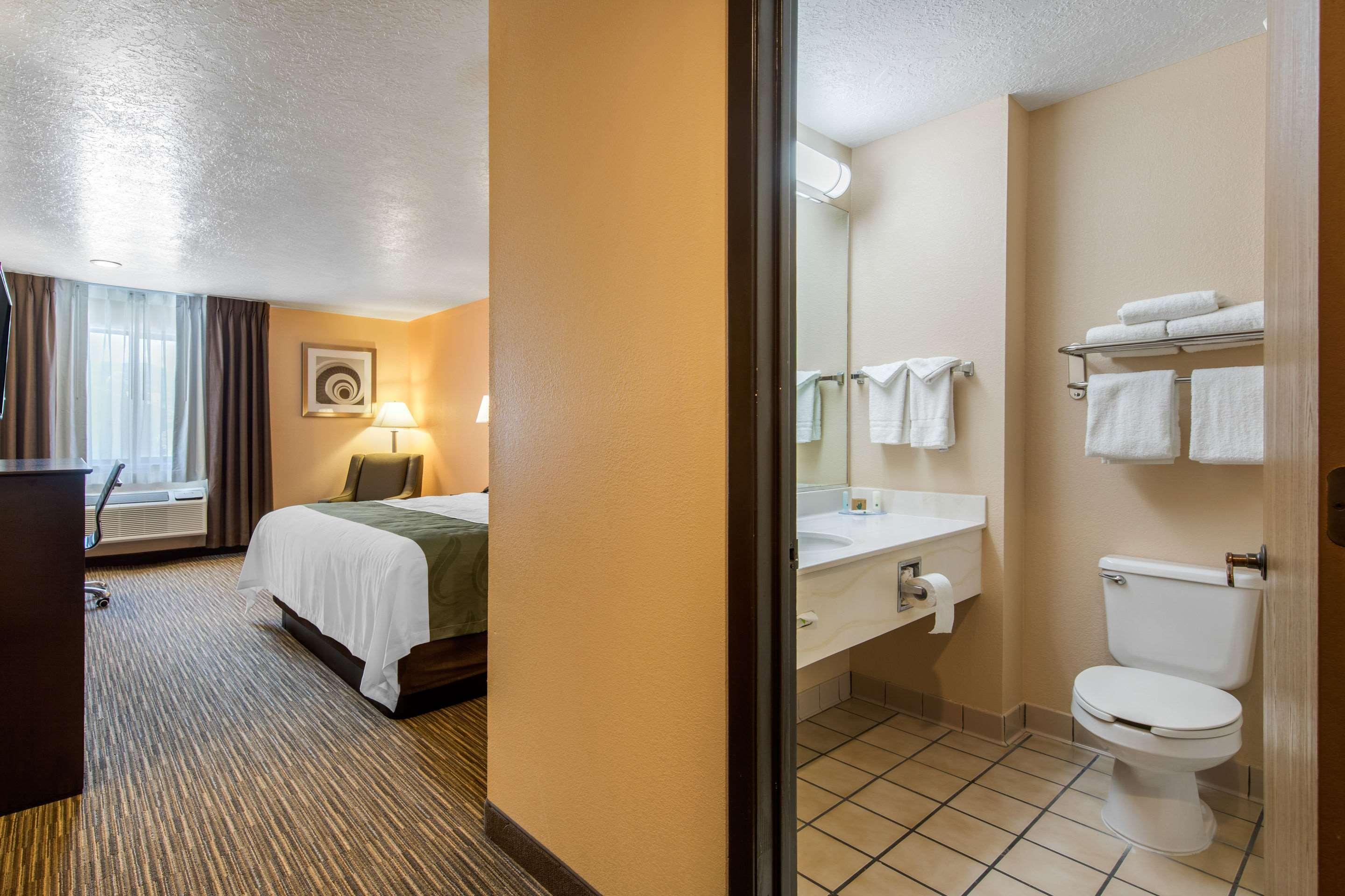 Quality Inn & Suites Albuquerque North Near Balloon Fiesta Park Dış mekan fotoğraf