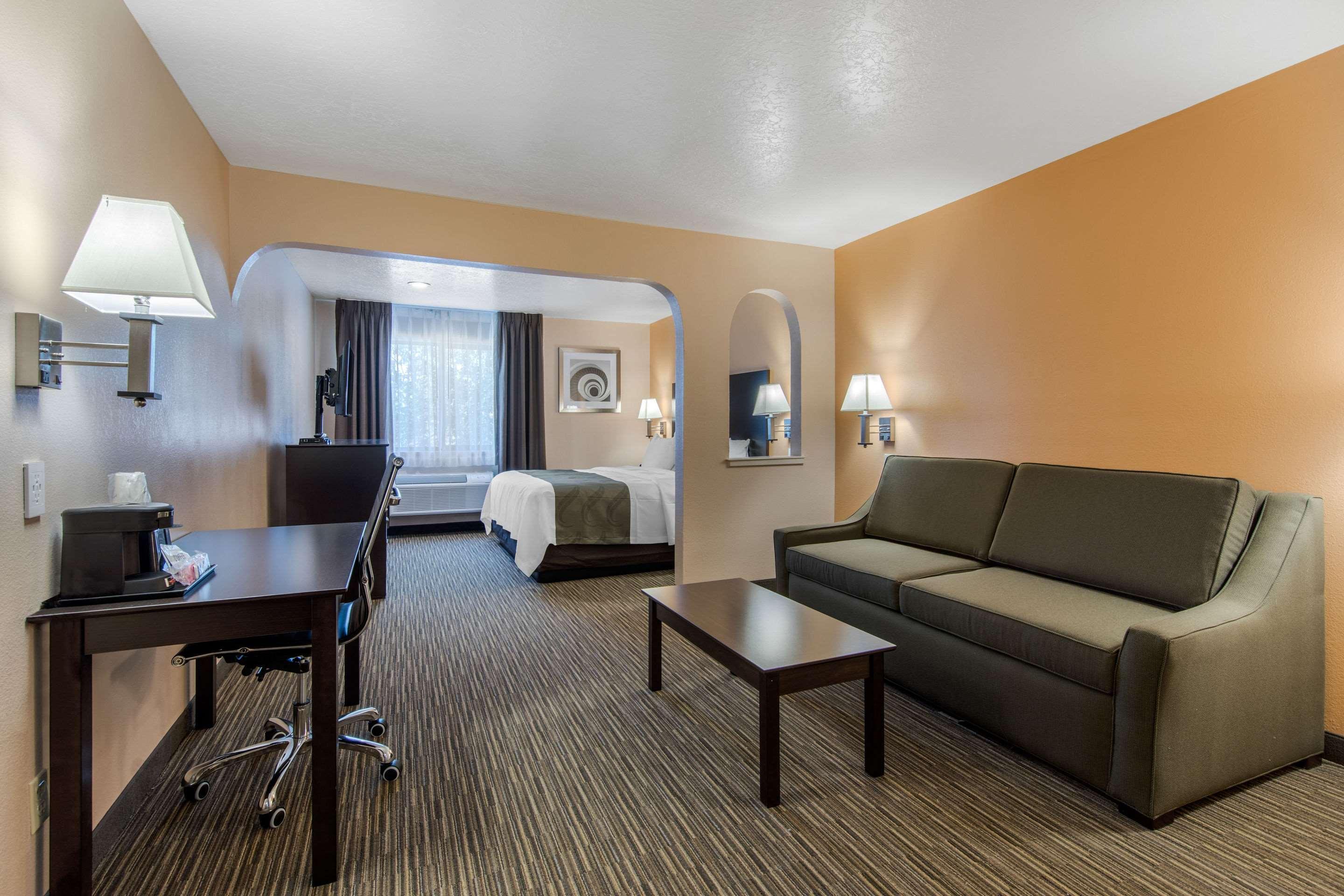 Quality Inn & Suites Albuquerque North Near Balloon Fiesta Park Dış mekan fotoğraf
