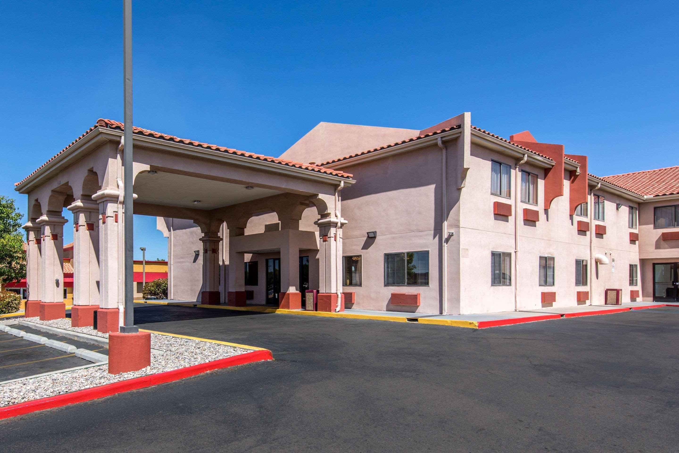 Quality Inn & Suites Albuquerque North Near Balloon Fiesta Park Dış mekan fotoğraf