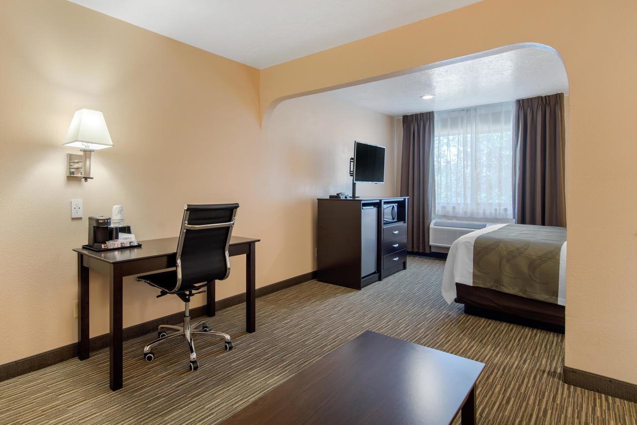 Quality Inn & Suites Albuquerque North Near Balloon Fiesta Park Dış mekan fotoğraf