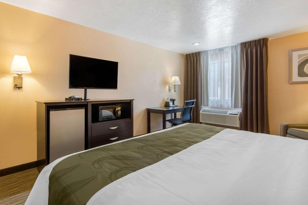Quality Inn & Suites Albuquerque North Near Balloon Fiesta Park Dış mekan fotoğraf